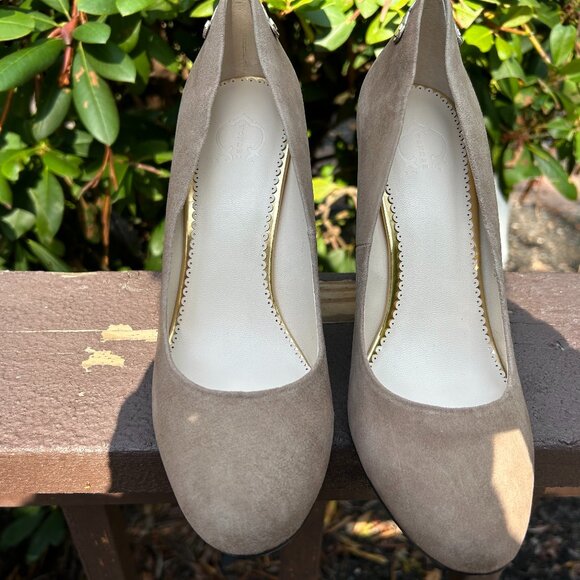 C WONDER Chunky Heel Tan-colored Suede Pump/Shoe - NWT - Picture 6 of 8